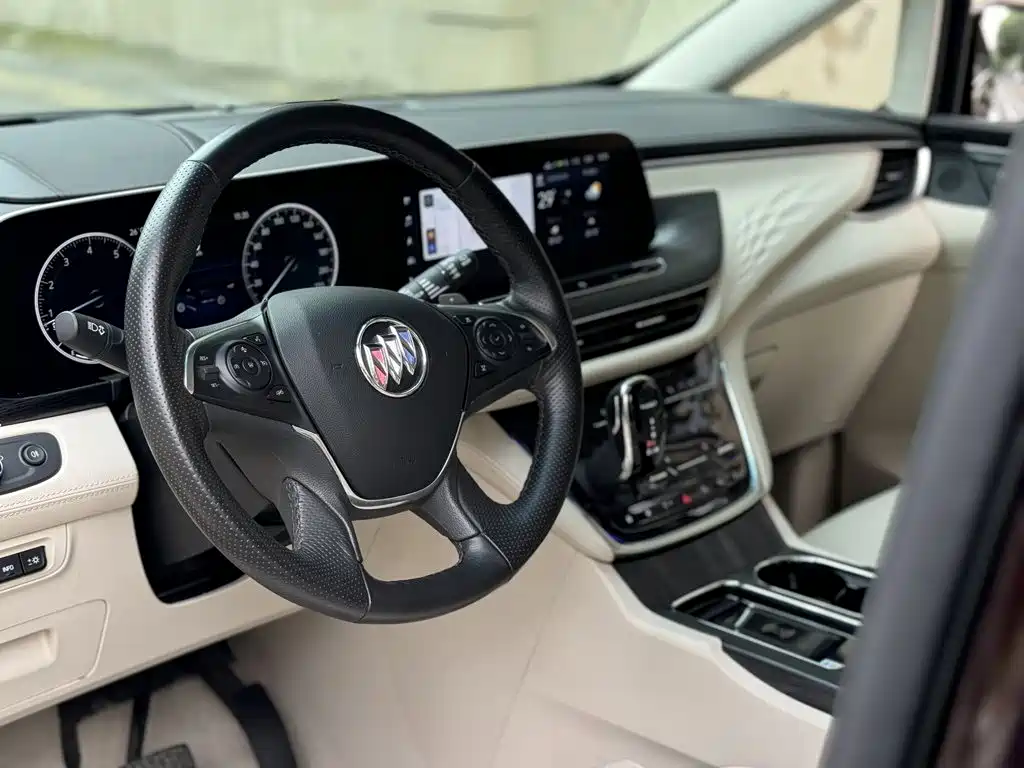 Фото 14 - Buick GL8