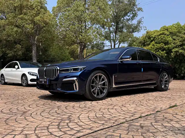 BMW 7 SERIES