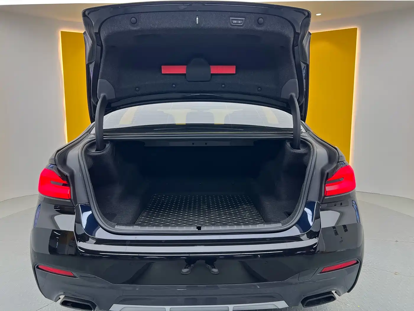 BMW 5 Series 2023 Facelift 530Li Leading M Sport Package фото 28