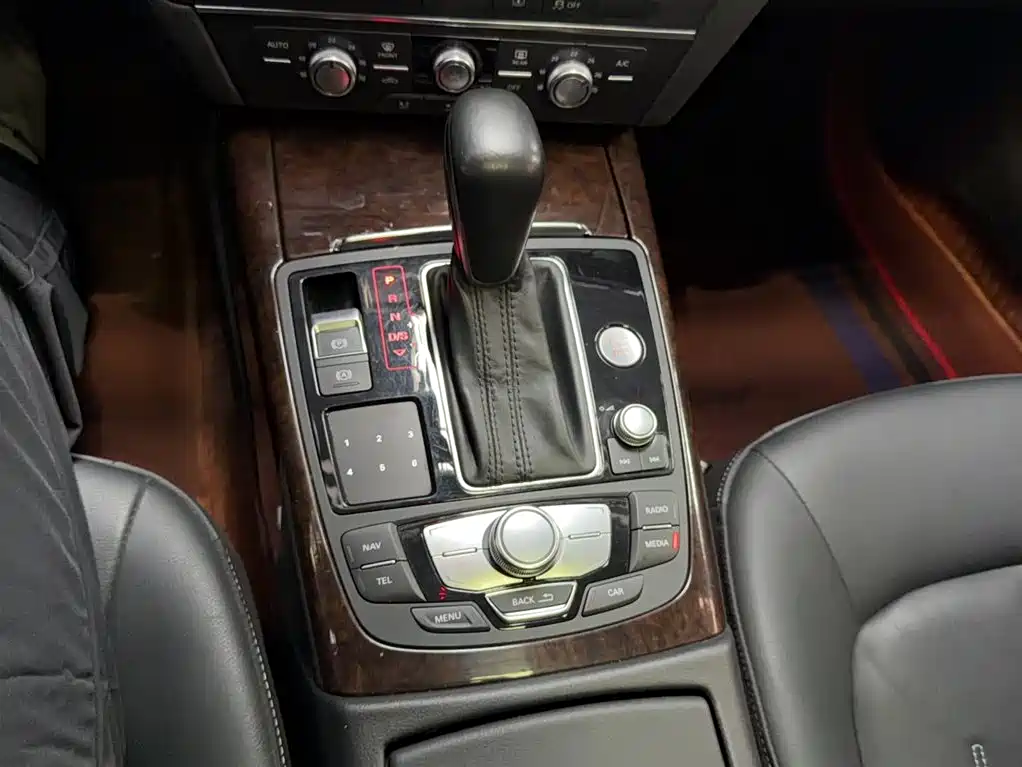 Audi A6L 2018 30th Anniversary 35 TFSI Fashion фото 18