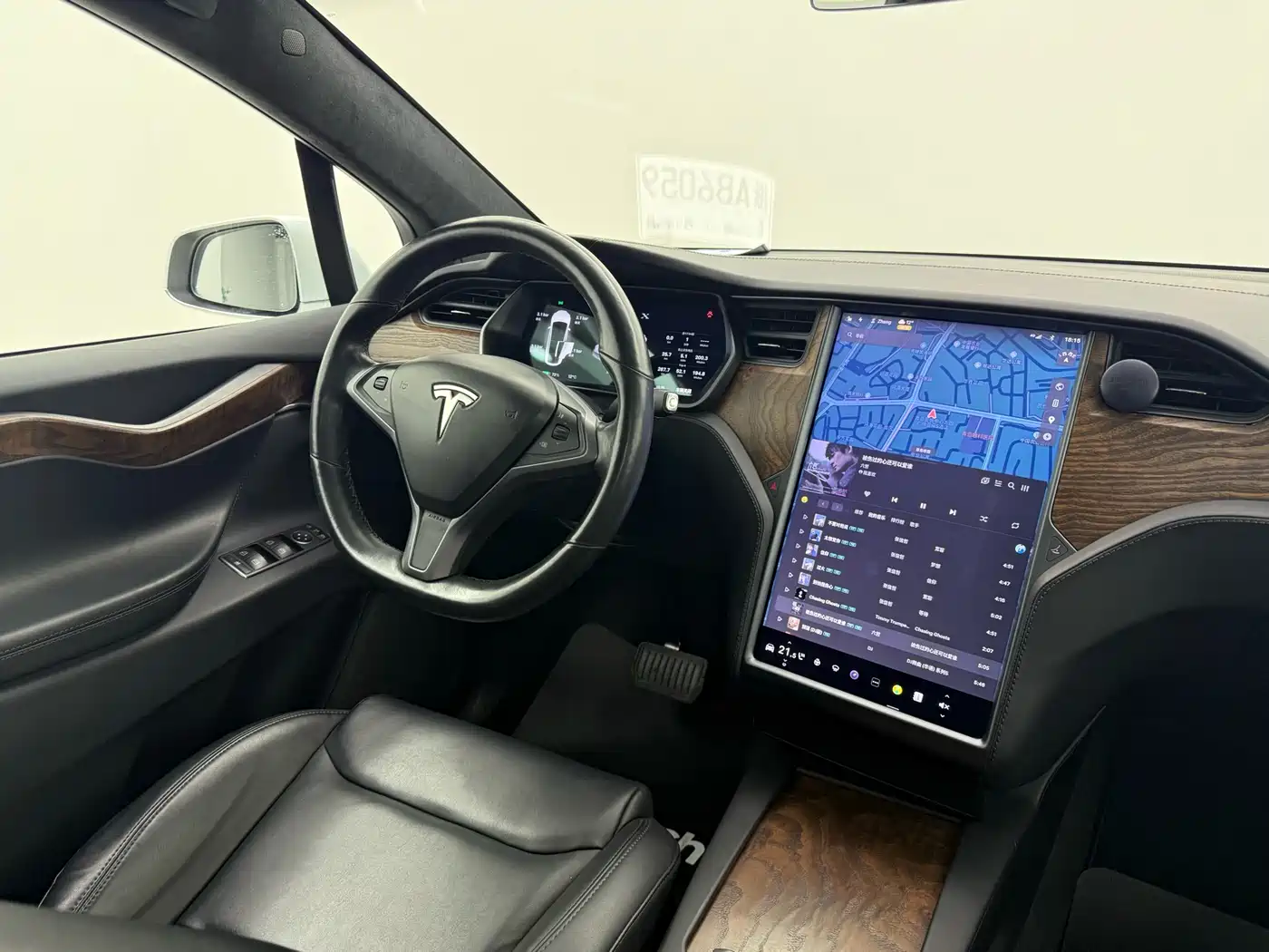 TESLA MODEL X