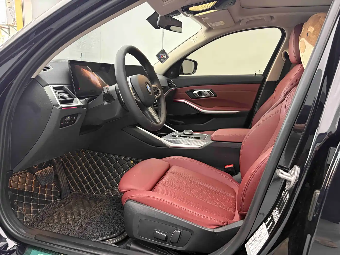 BMW 3 Series 2024 325Li M Sport Shadowline Package фото 6