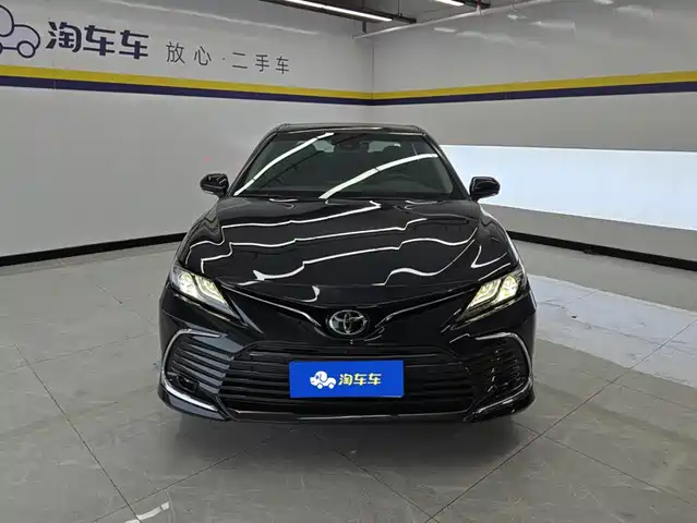 Toyota Camry 2021 2.5G Luxury Edition — фото 2