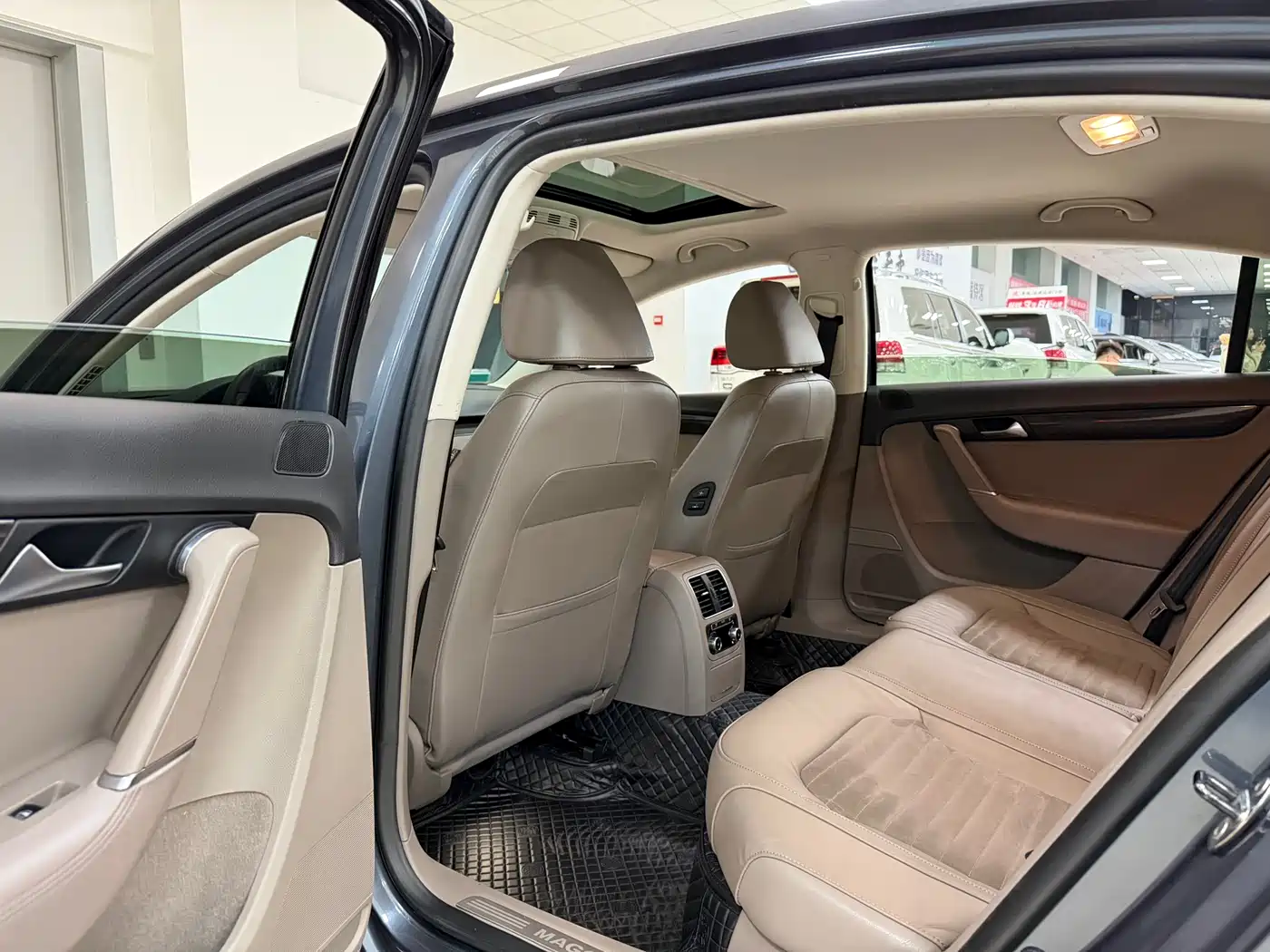 Volkswagen Magotan 2012 1.8TSI Premium фото 8