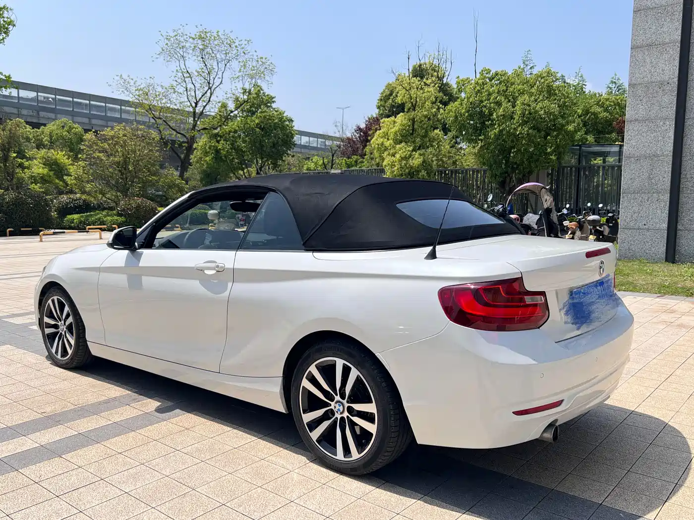 BMW 2 Series (Import) 2015 220i Convertible Coupe Leading фото 14