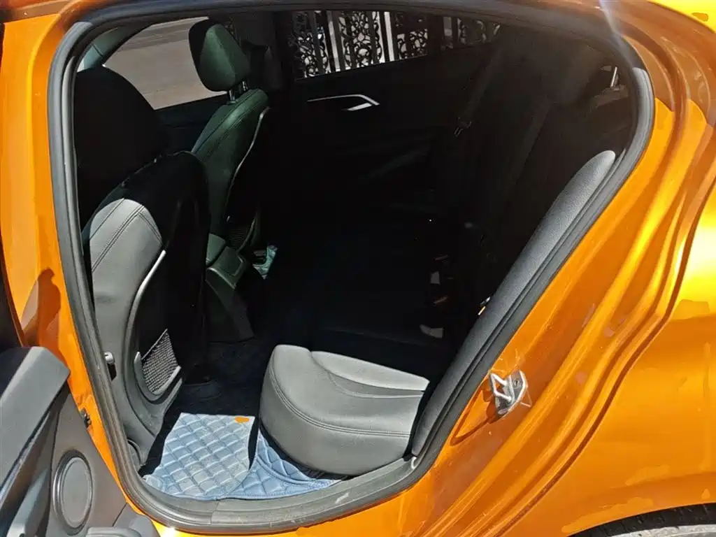 BMW 1 Series 2017 118i Sport фото 17