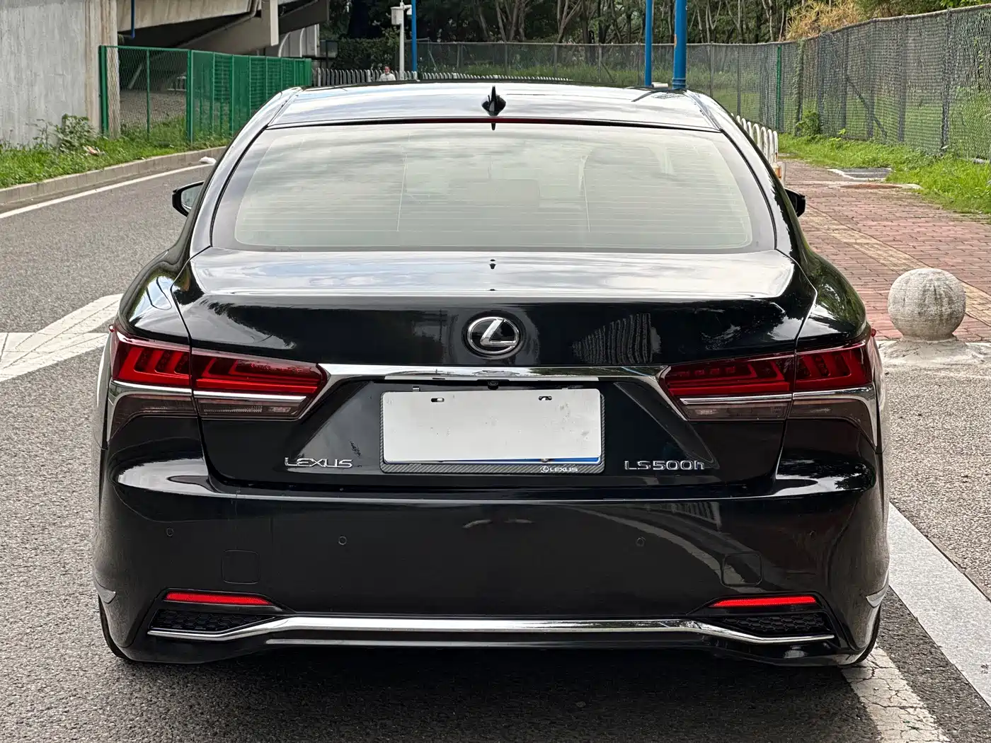 Lexus LS 2018 500h Excellence Edition China V фото 5