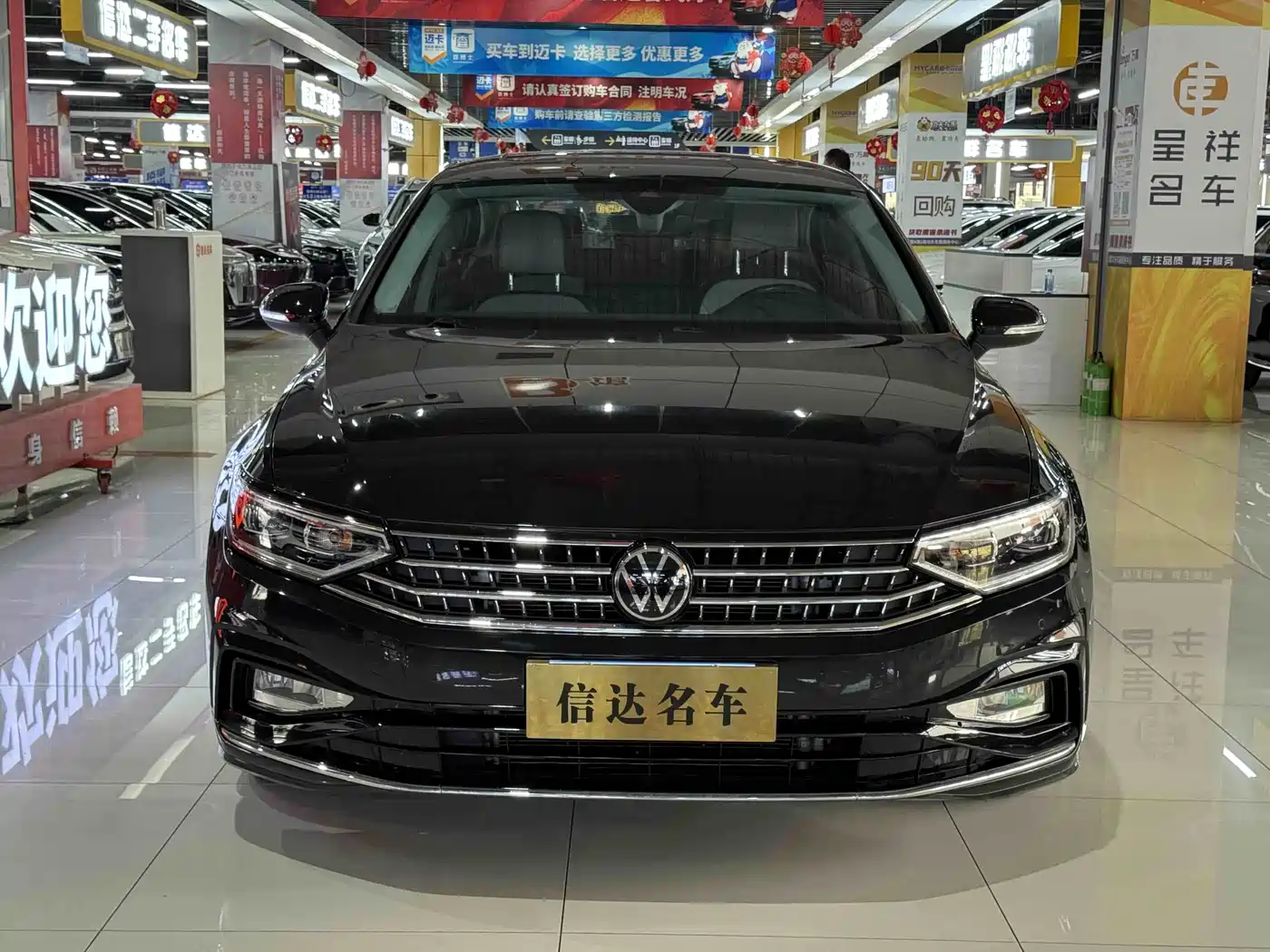 Volkswagen Magotan 2023 Model 2 Million Commemorative Edition 330TSI DSG Luxury фото 2