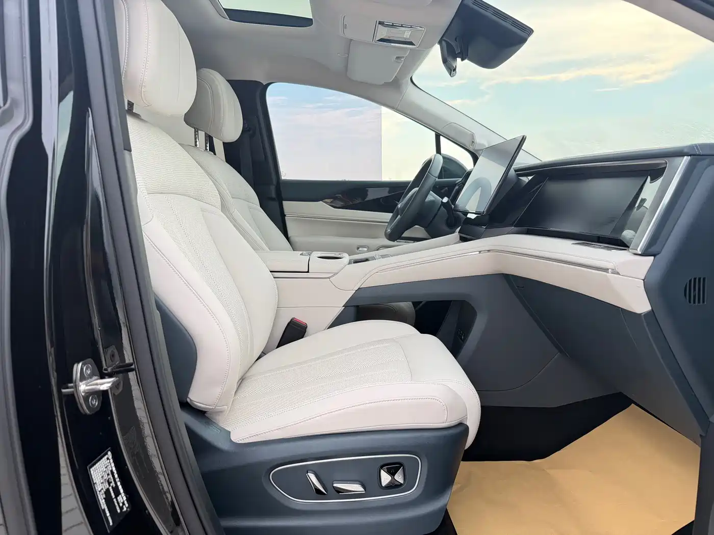 BYD Xia 2025 2026 DM-i 1.5T 218km Premium