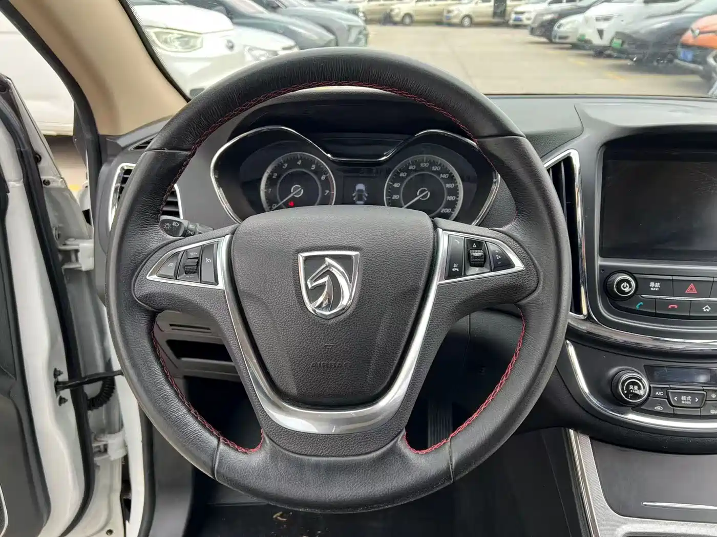 Baojun 560 2016 2015 1.8L Manual Luxury