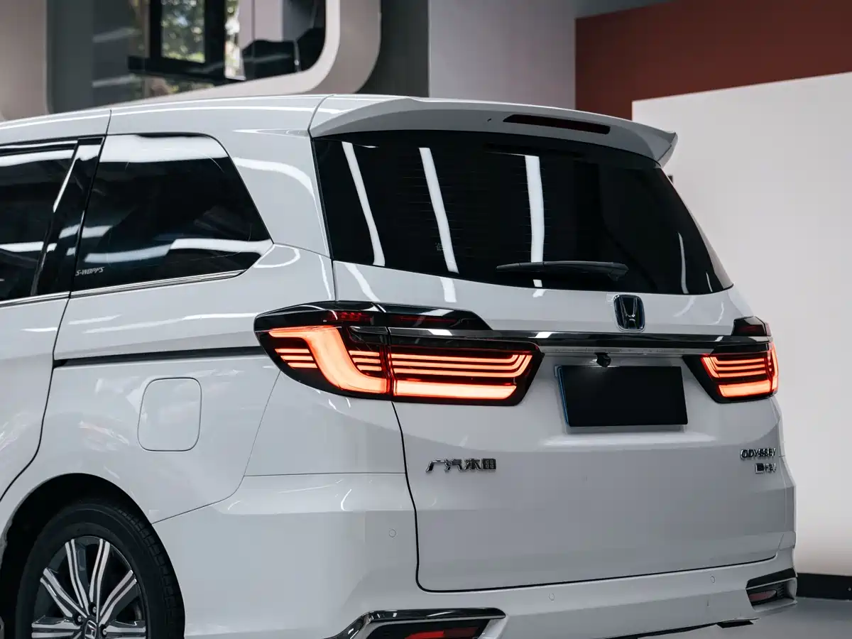 Honda Odyssey 2022 2.0L e:HEV Sharp·Enjoyment Edition фото 8