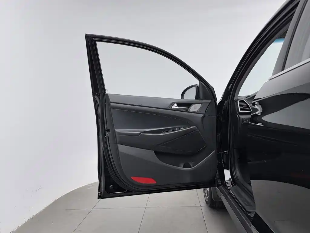 صورة 8 - Hyundai Tucson