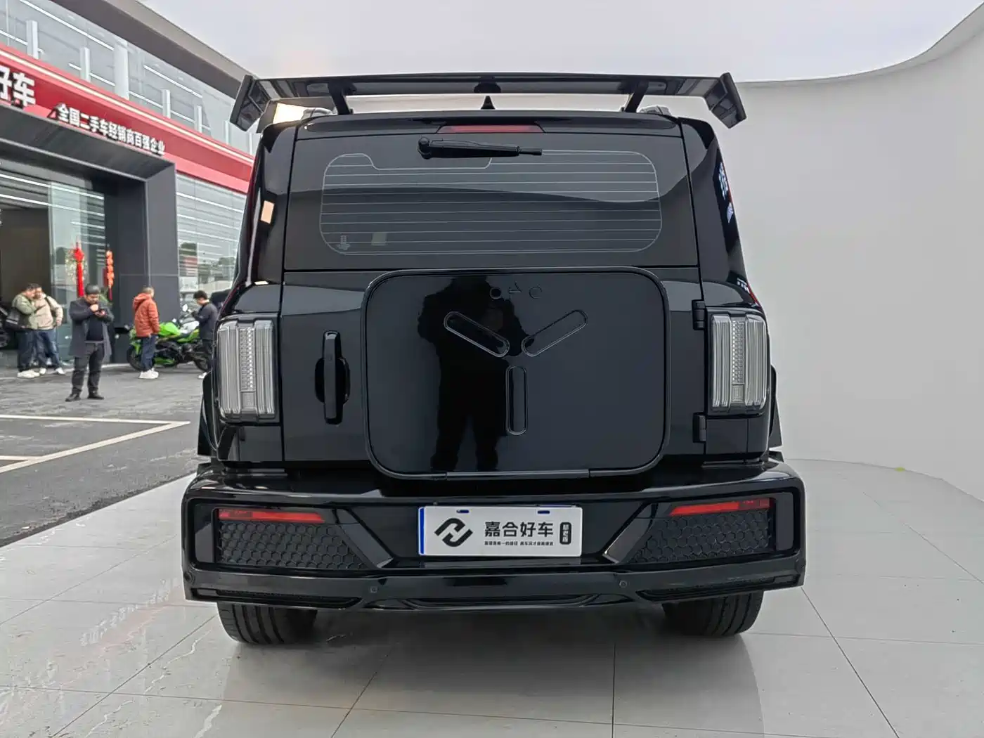 TANK CO CREATION TANK 300