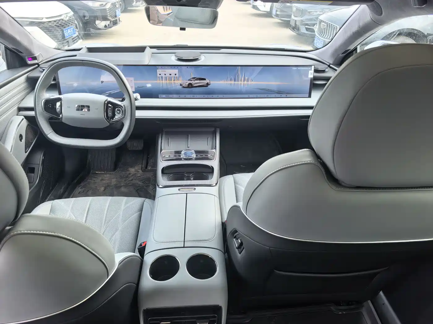 Geely Galaxy Galaxy E8 2025 700km Long Voyage Smart Drive Edition фото 7