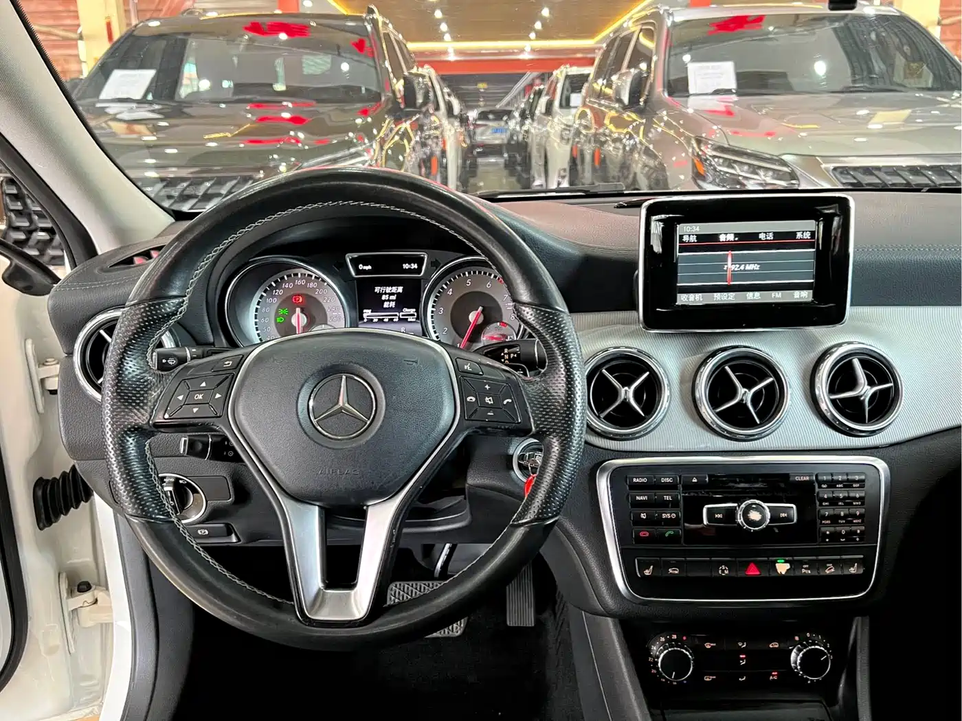 Mercedes-Benz GLA 2015 GLA 220 4MATIC Fashion Edition фото 10