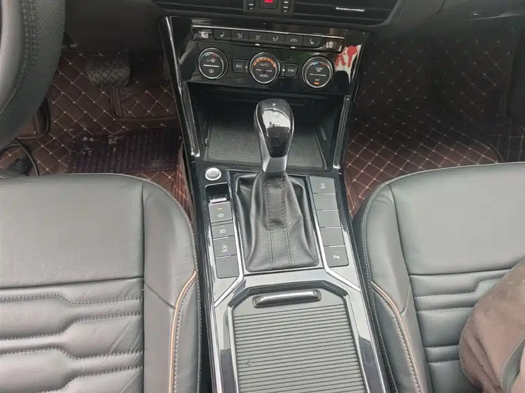 Volkswagen Passat 2019 330TSI Elite Version China VI фото 14