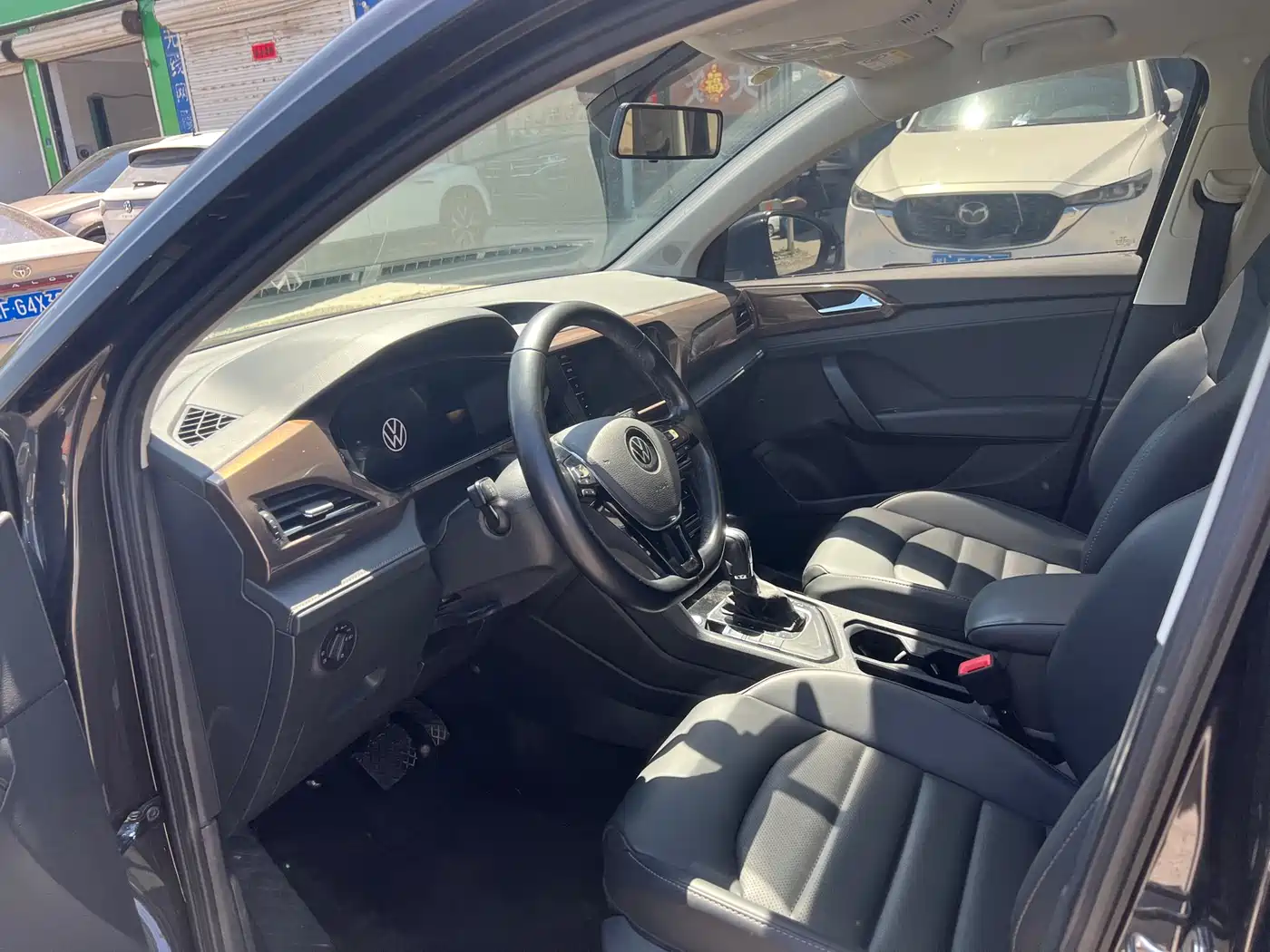 Volkswagen Tharu 2022 280TSI FWD Luxury Edition фото 9