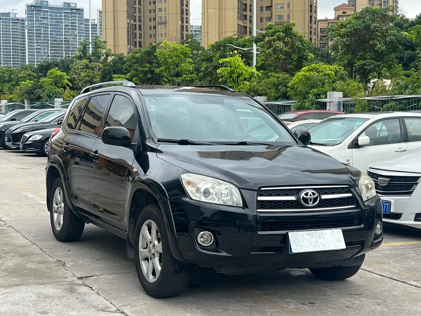 Toyota RAV4 Rongfang 2010 2.4L Automatic Luxury Upgrade Edition фото 3
