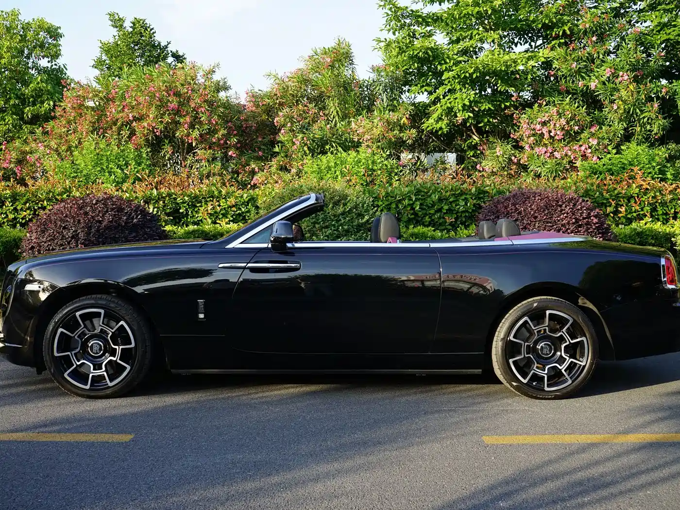Rolls-Royce Dawn 2018 6.6T Black Badge фото 3