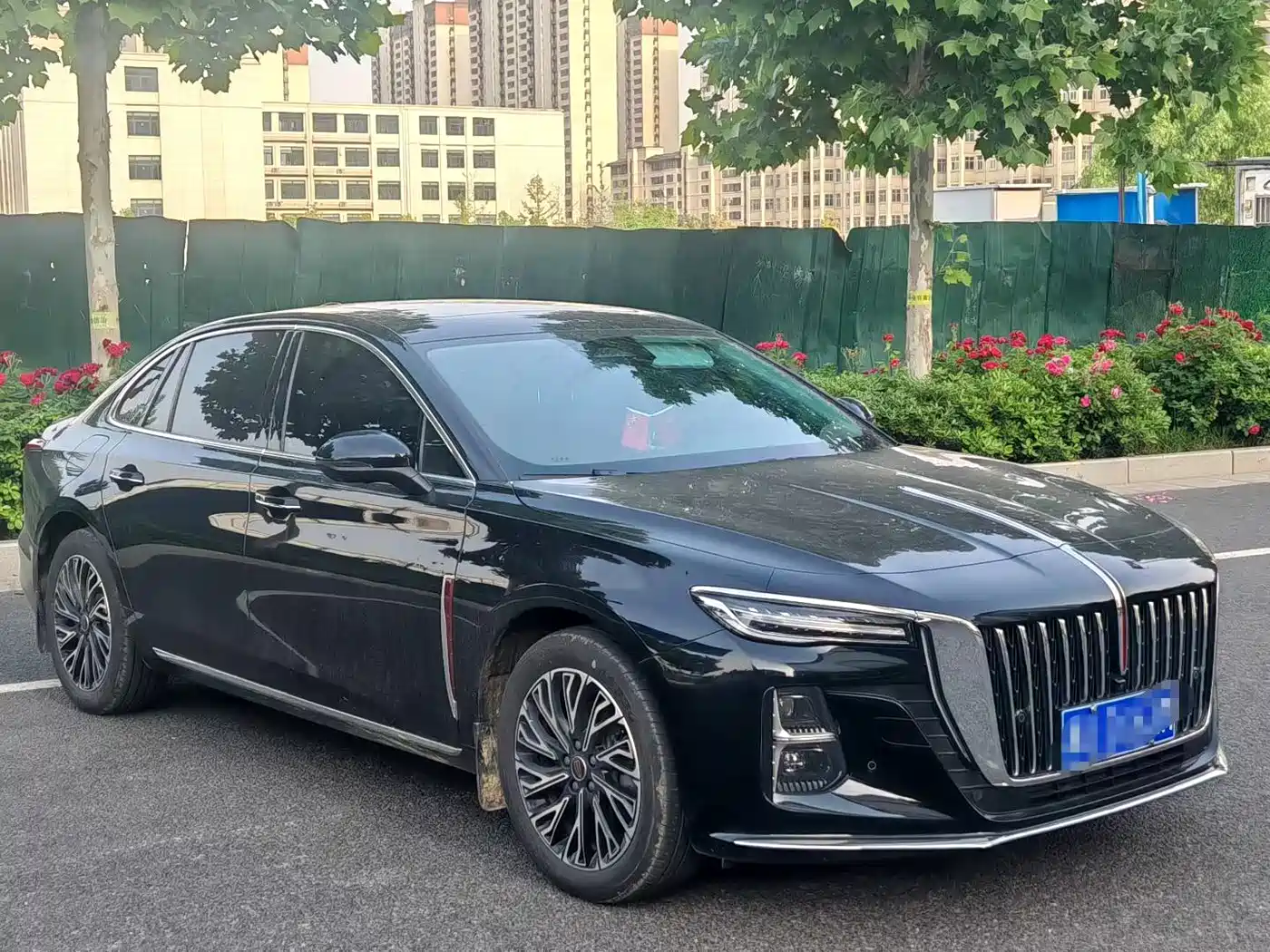 Hongqi H5 2025 2.0T Automatic Qixiang 500,000 Units Commemorative Edition фото 3