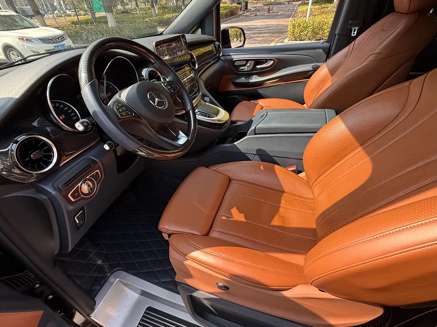 MERCEDES-BENZ V CLASS