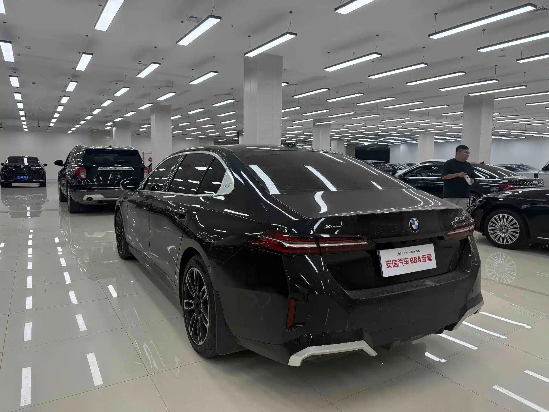 Photo 5 - BMW 5 Series
