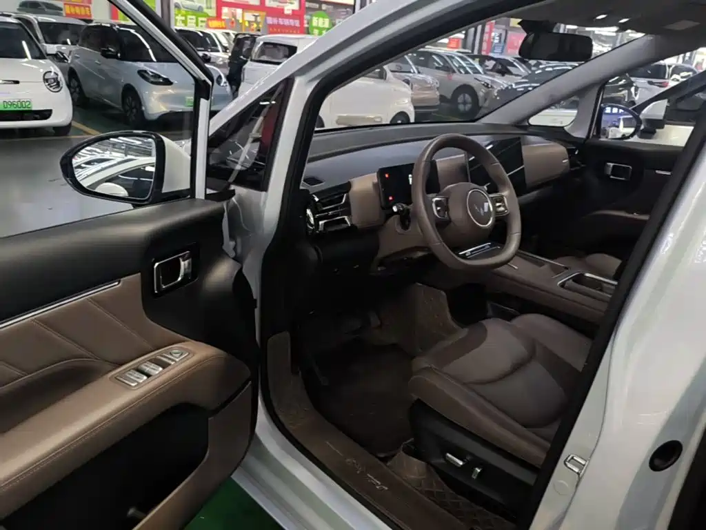 Wuling Motors Xingguang 730 New Energy 2025 2025 Model Plug-in Hybrid Base Version