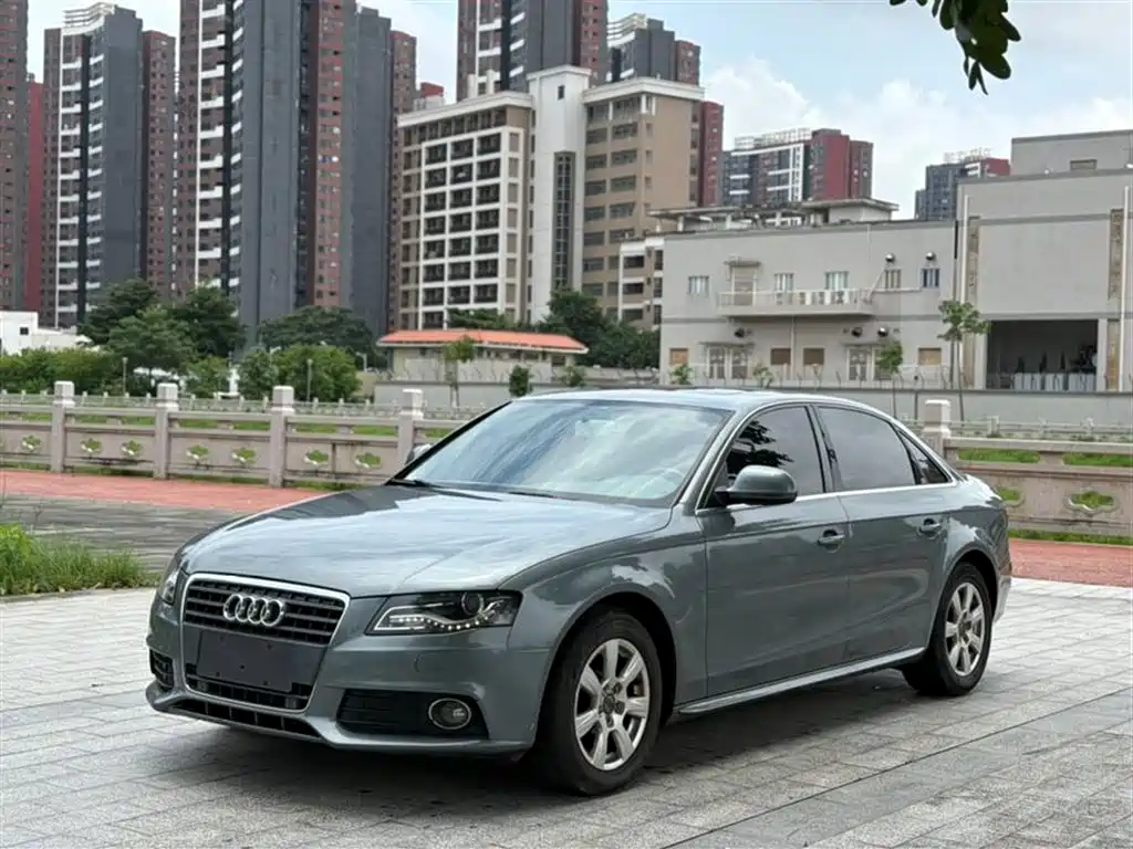 Audi A4L 2011 2.0 TFSI Luxury