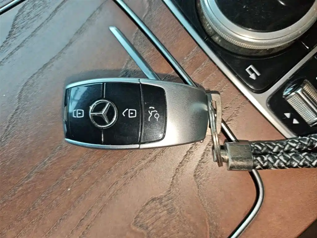 Mercedes-Benz E-Class 2018 Facelift E 200 L фото 9