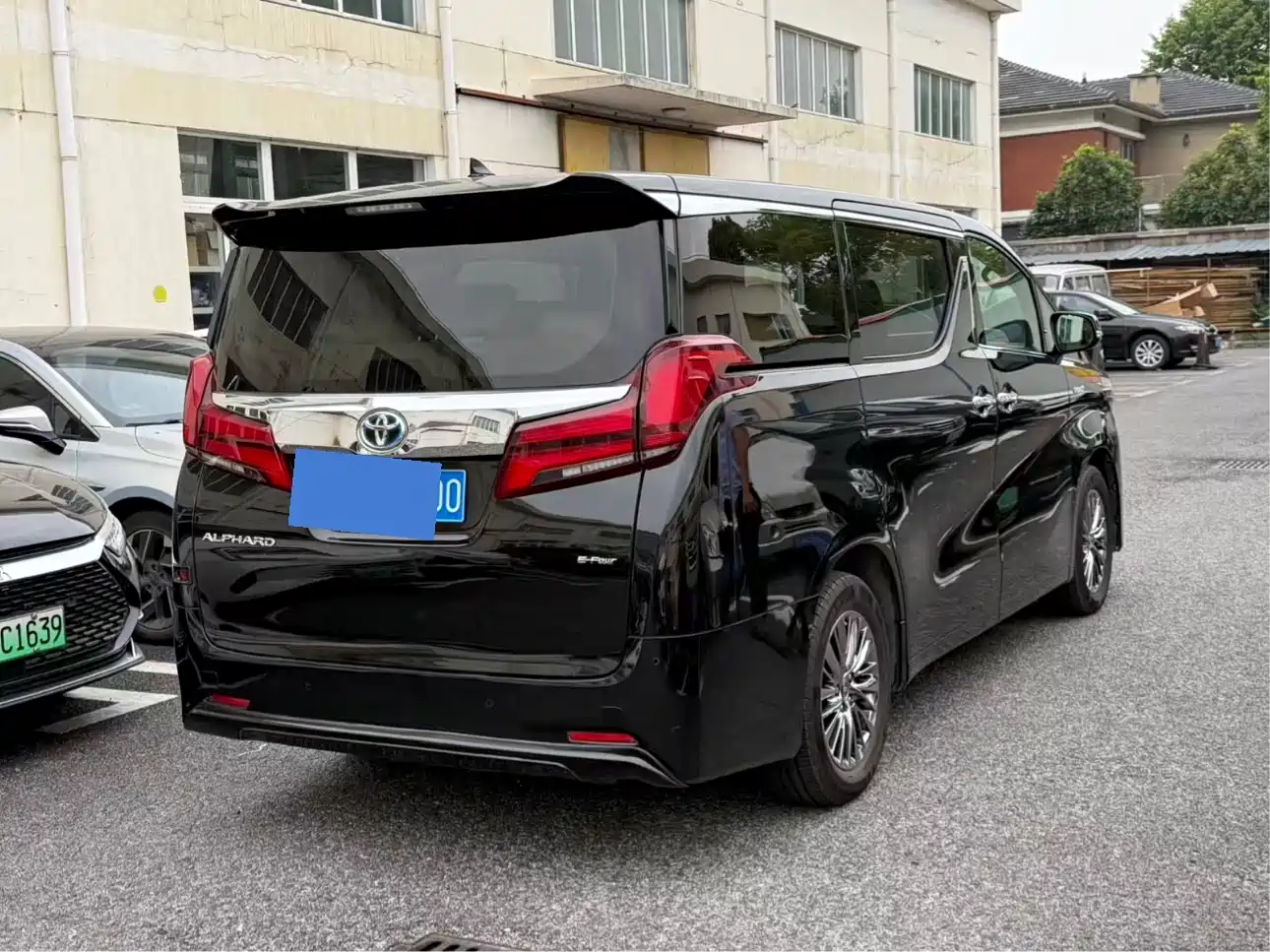 Toyota Alphard 2021 Hybrid 2.5L Luxury фото 11