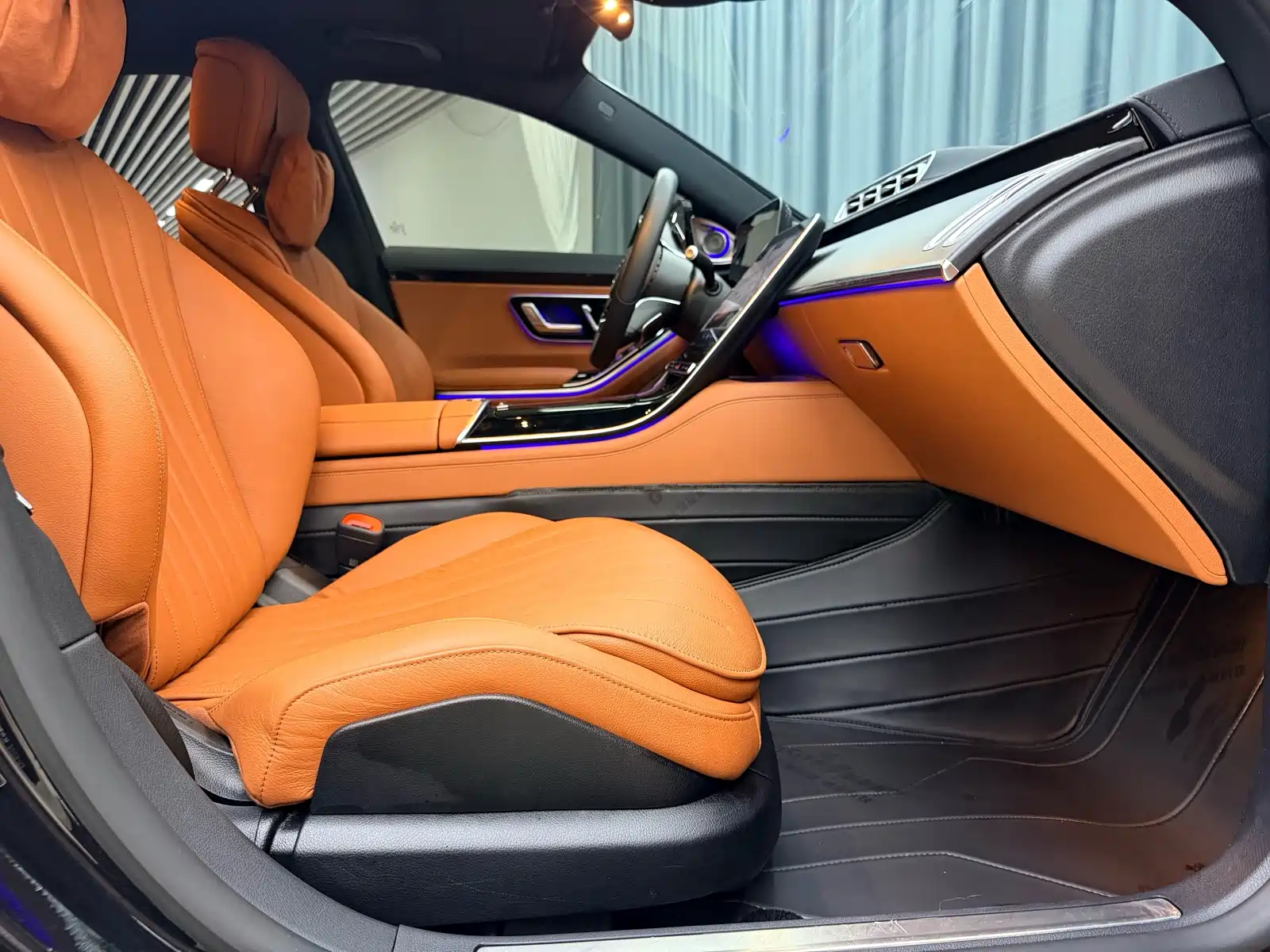 Photo 23 - Mercedes-Benz S-Class