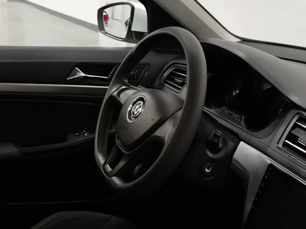 صورة 22 - Volkswagen Lavida