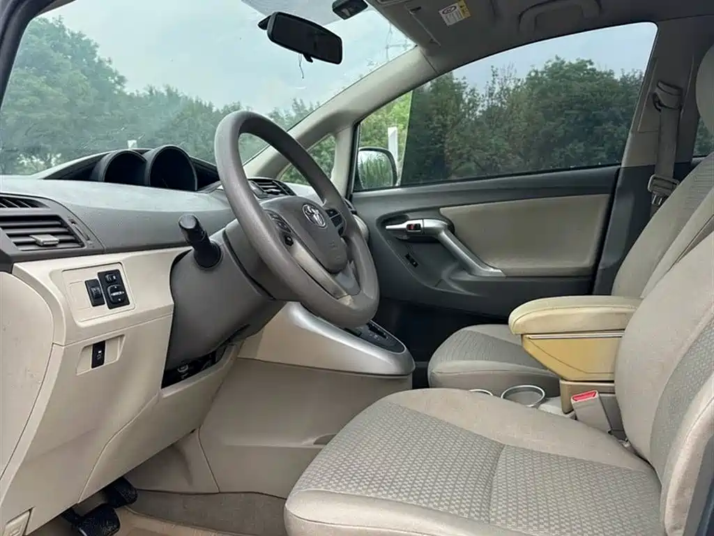 Toyota E'Z 2011 180E CVT Elite Edition фото 8