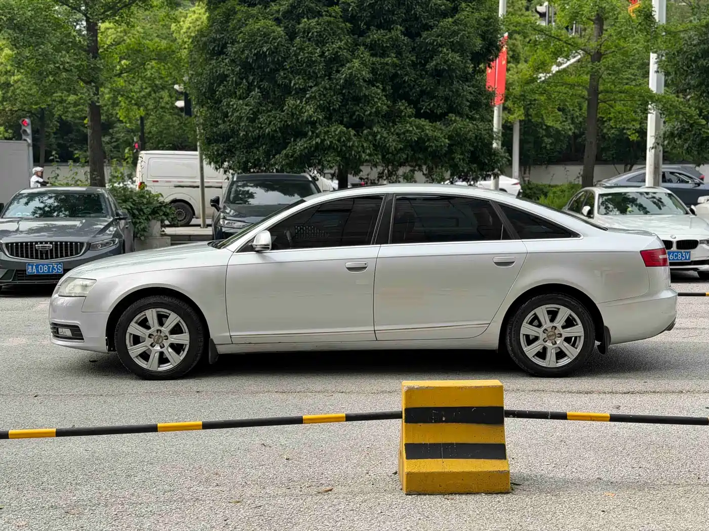 Audi A6L 2010 2.4L Luxury фото 4