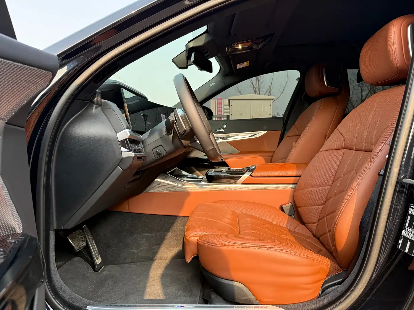 BMW 7 Series 2023 740Li Exclusive M Sport Package фото 9