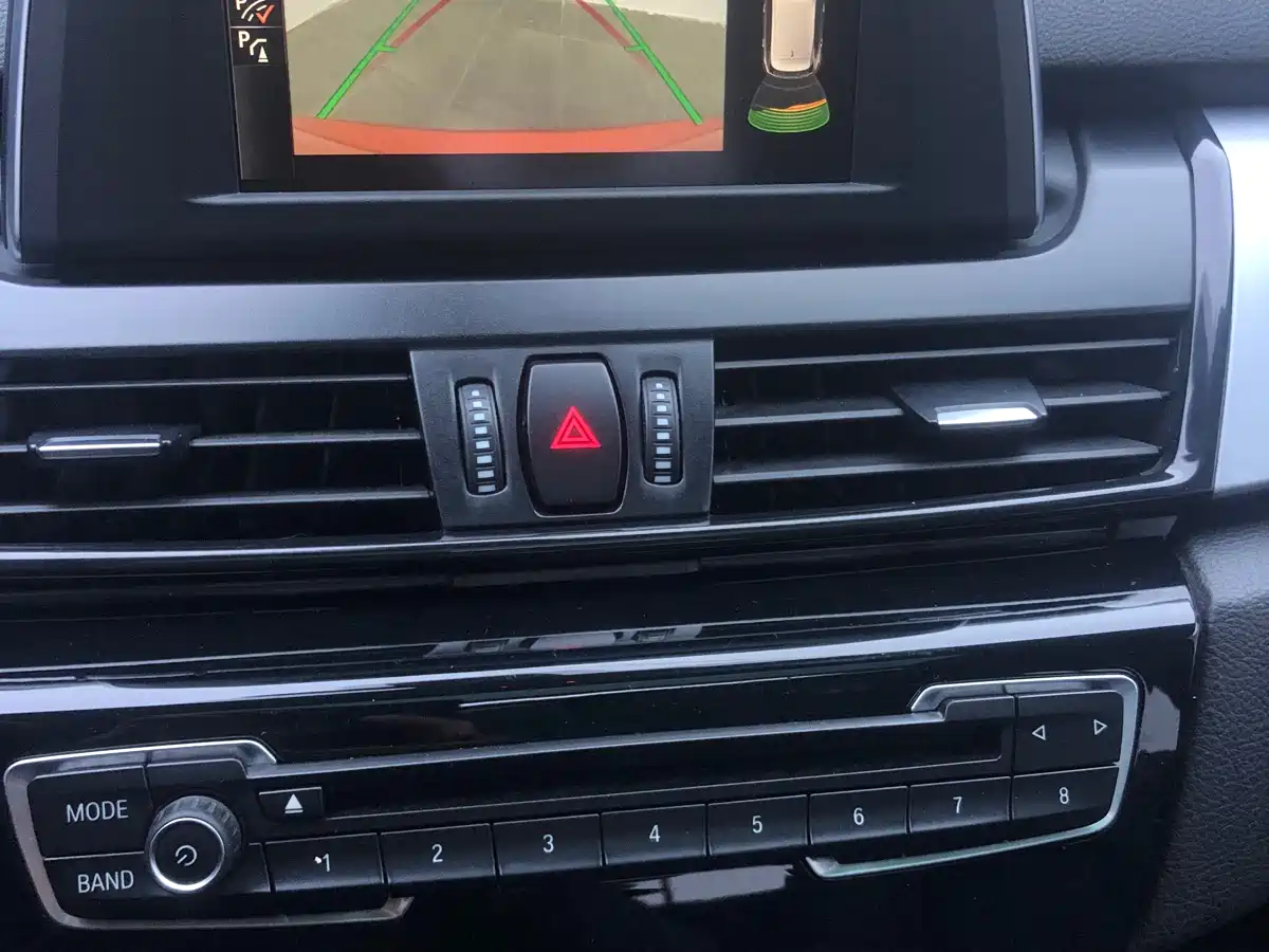 BMW 2 Series Touring 2016 220i Leading Model фото 10