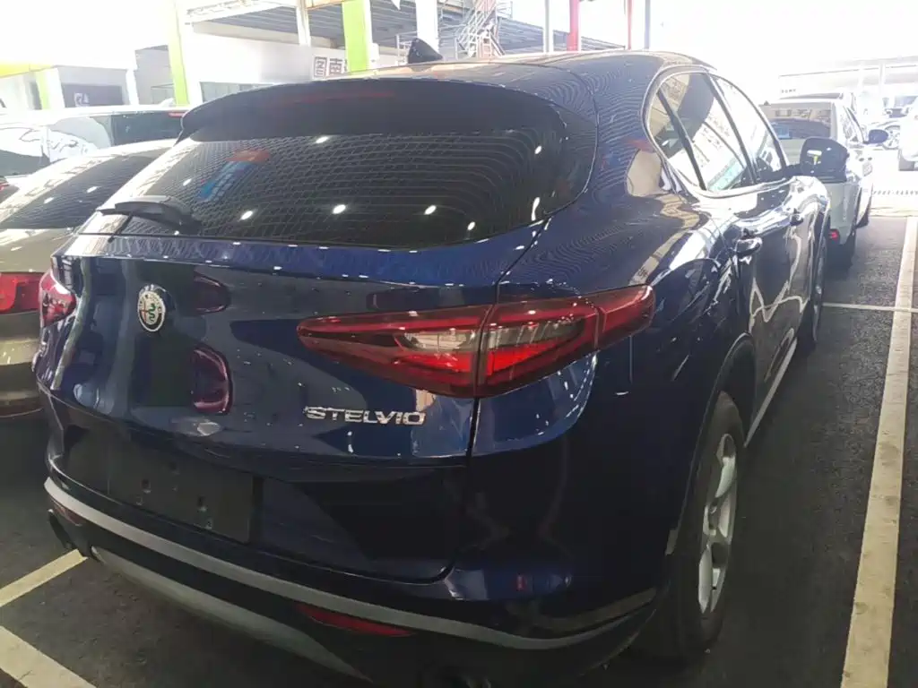 Alfa Romeo Stelvio 2019 2017 2.0T 200HP Elite