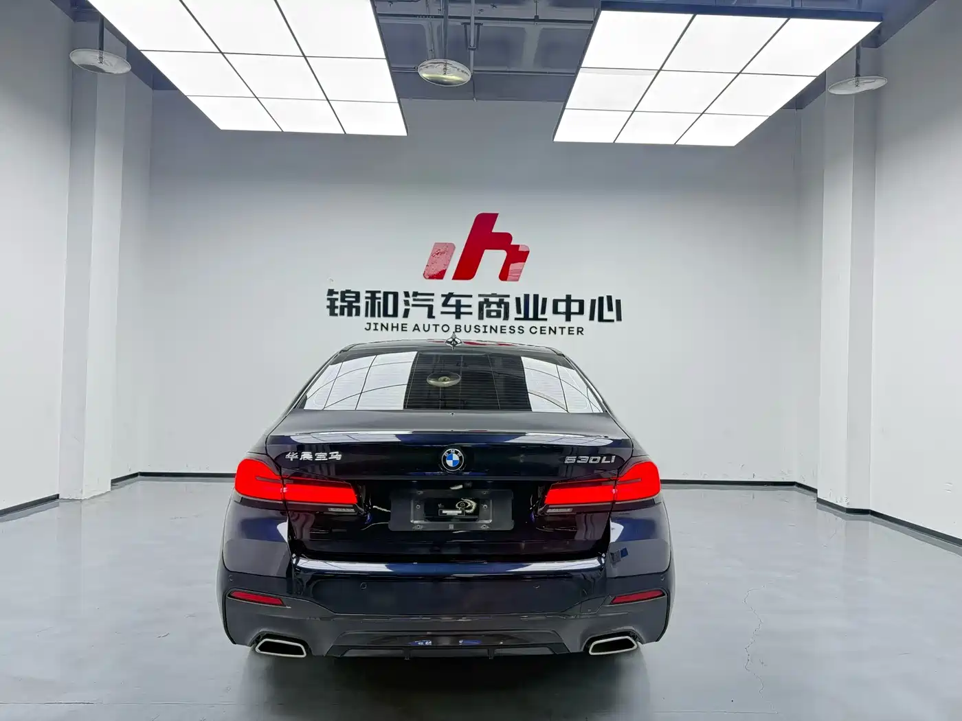 BMW 5 Series 2022 530Li Leading M Sport Package фото 3