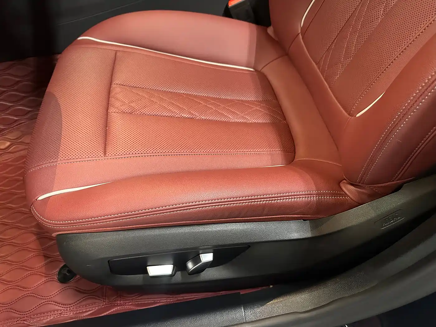 BMW 5 Series 2022 530Li Leading M Sport Package фото 13