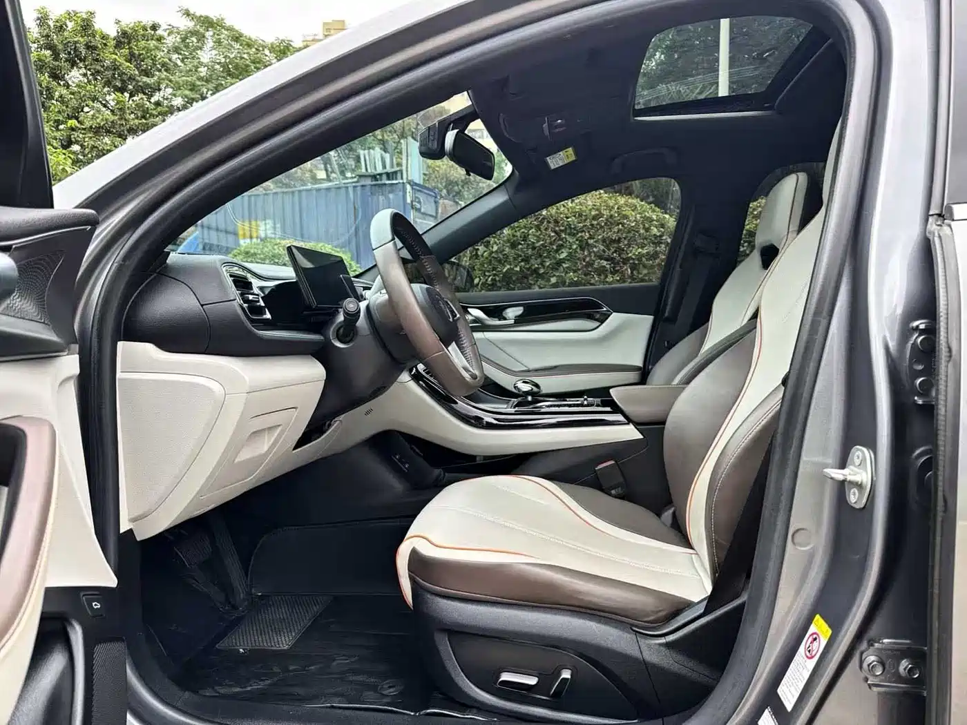 BYD Qin PLUS 2023 Champion Edition DM-i 55KM Surpassing фото 11