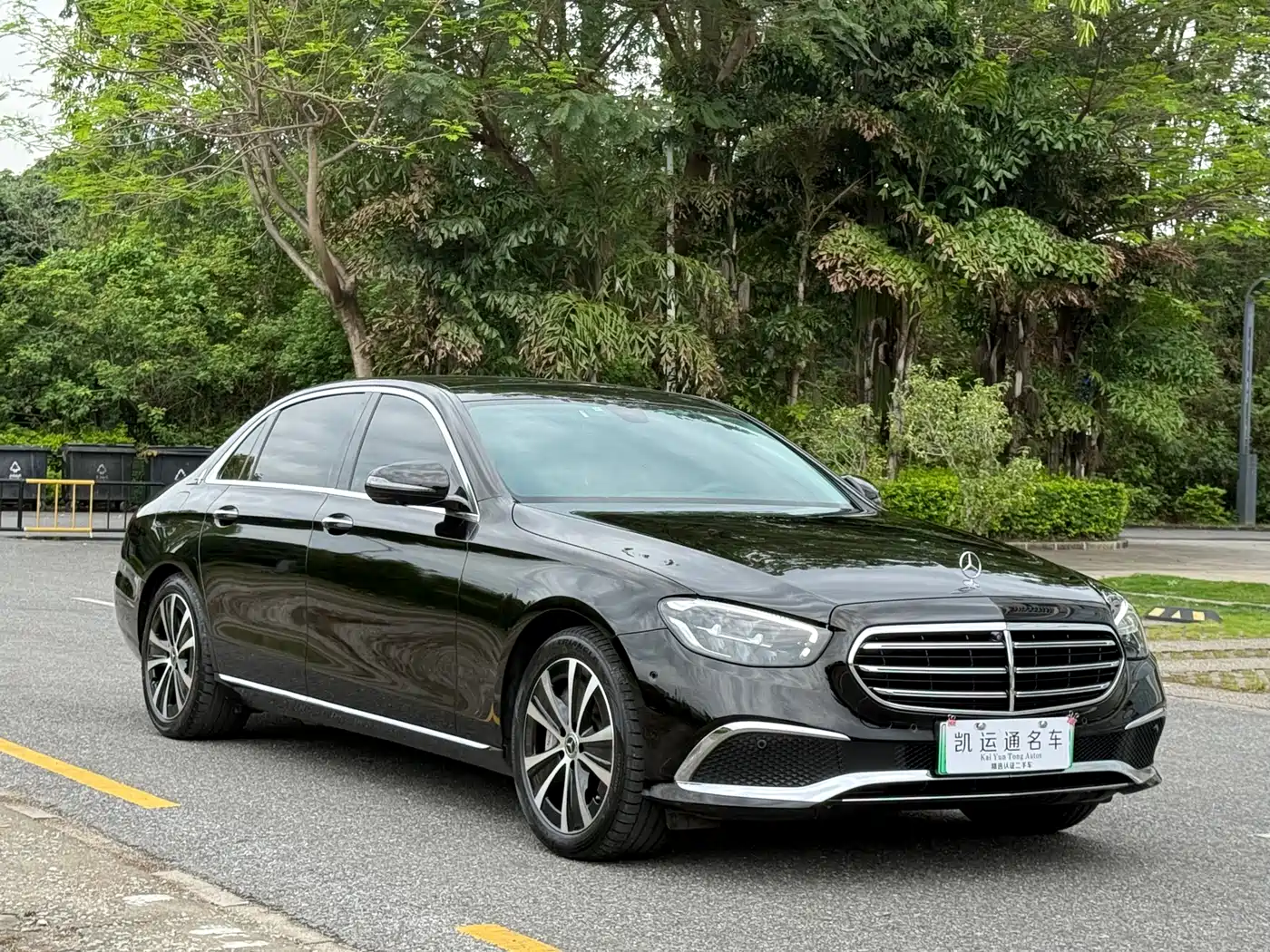Mercedes-Benz E-Class New Energy 2022 Facelift III E 350 e L Plug-in Hybrid Sports Sedan фото 3