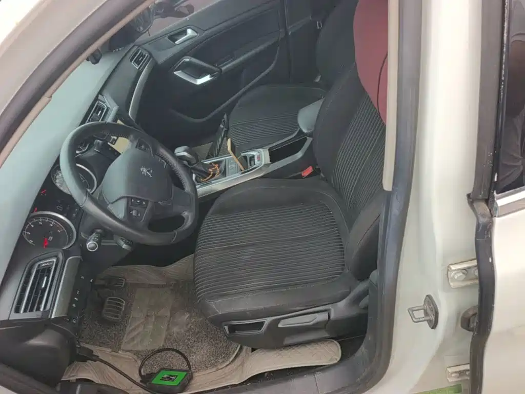 Photo 15 - Peugeot 408
