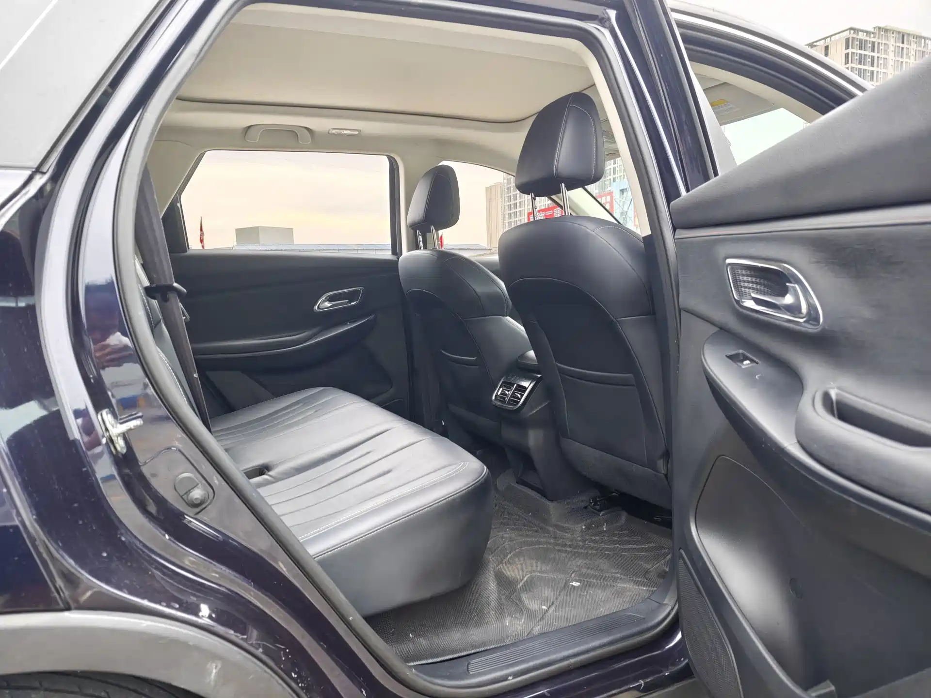 Photo 11 - Changan Oshan X7