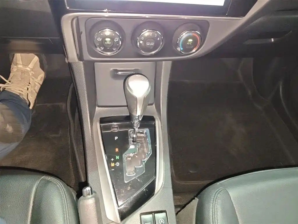 Toyota Corolla 2018 1.2T S-CVT GL Smart Edition фото 14