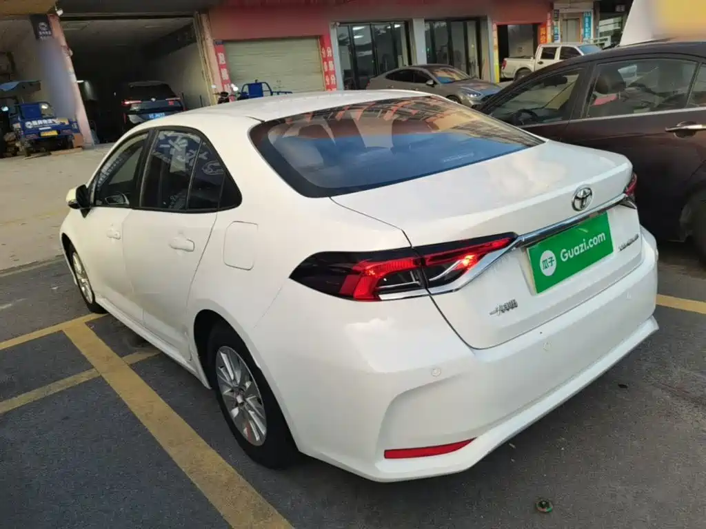 Photo 5 - Toyota Corolla
