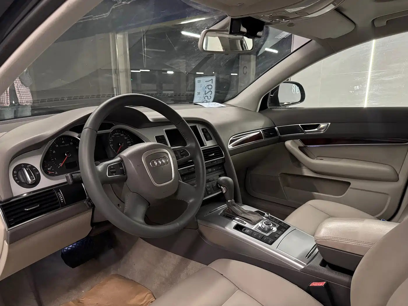 Audi A6L 2011 2.0 TFSI Automatic Comfort фото 8