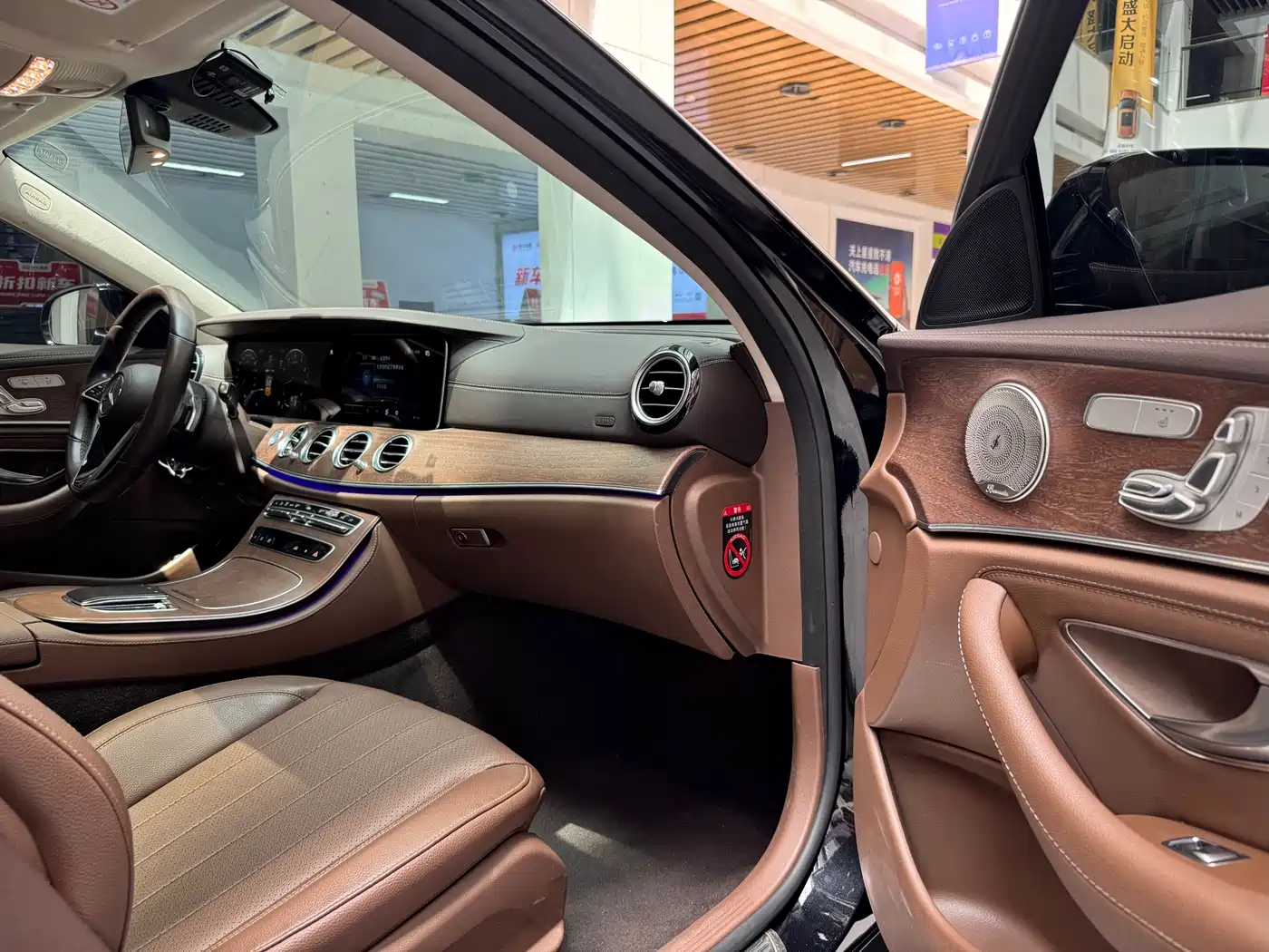 Mercedes-Benz E-Class 2023 E 300 L Fashion фото 16