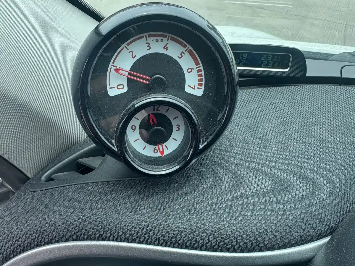 smart forfour 2016 2016 Model 0.9T 66kW Pioneer Edition
