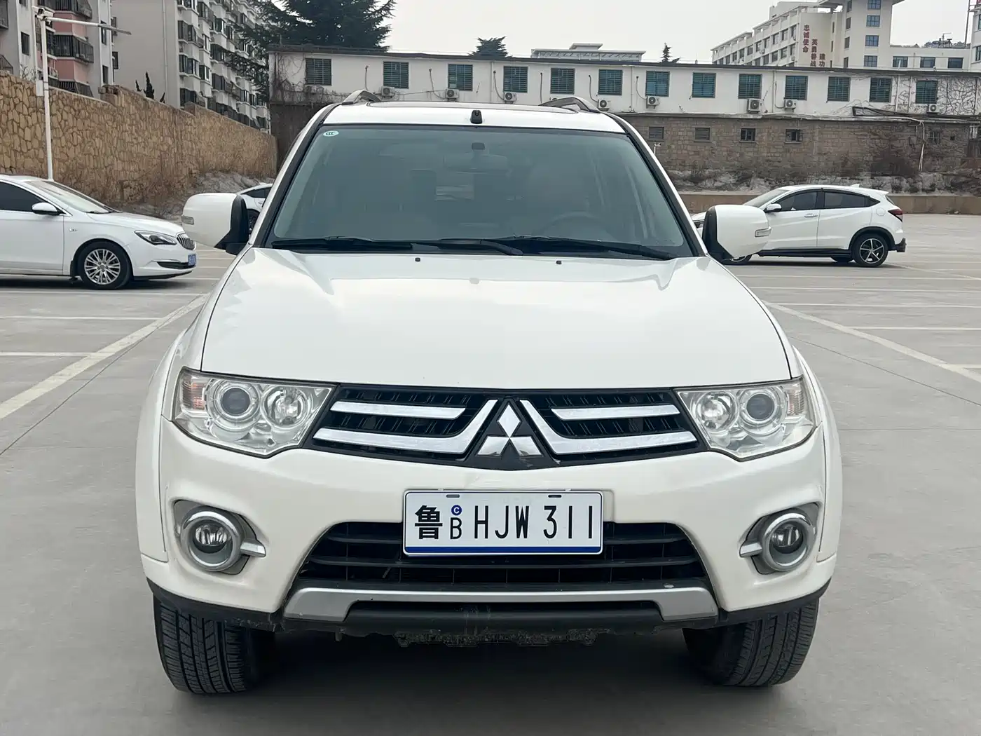 Mitsubishi Pajero Sport 2013 3.0L Automatic 2WD Luxury фото 2