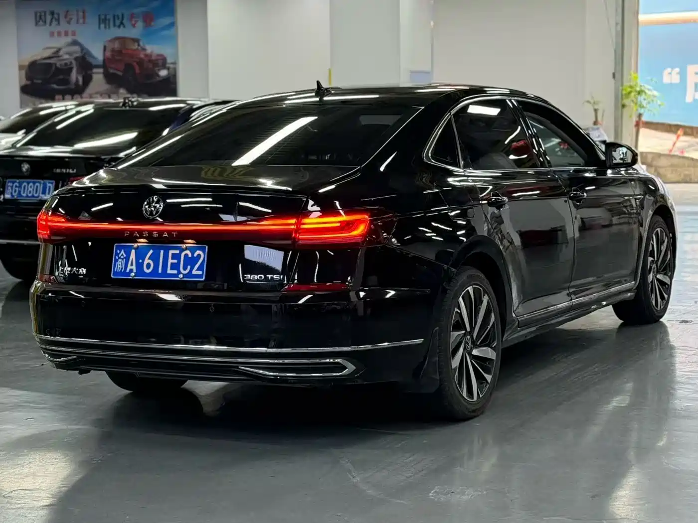 Volkswagen Passat 2023 330TSI Luxury Edition фото 7